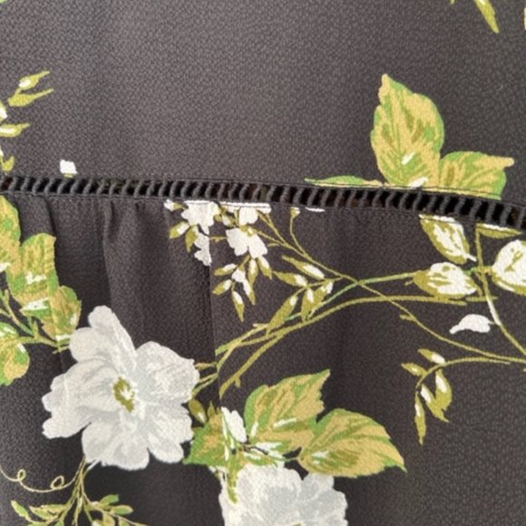 Dramatic Floral Top with Cut-Out Detail - Picture 3 of 10